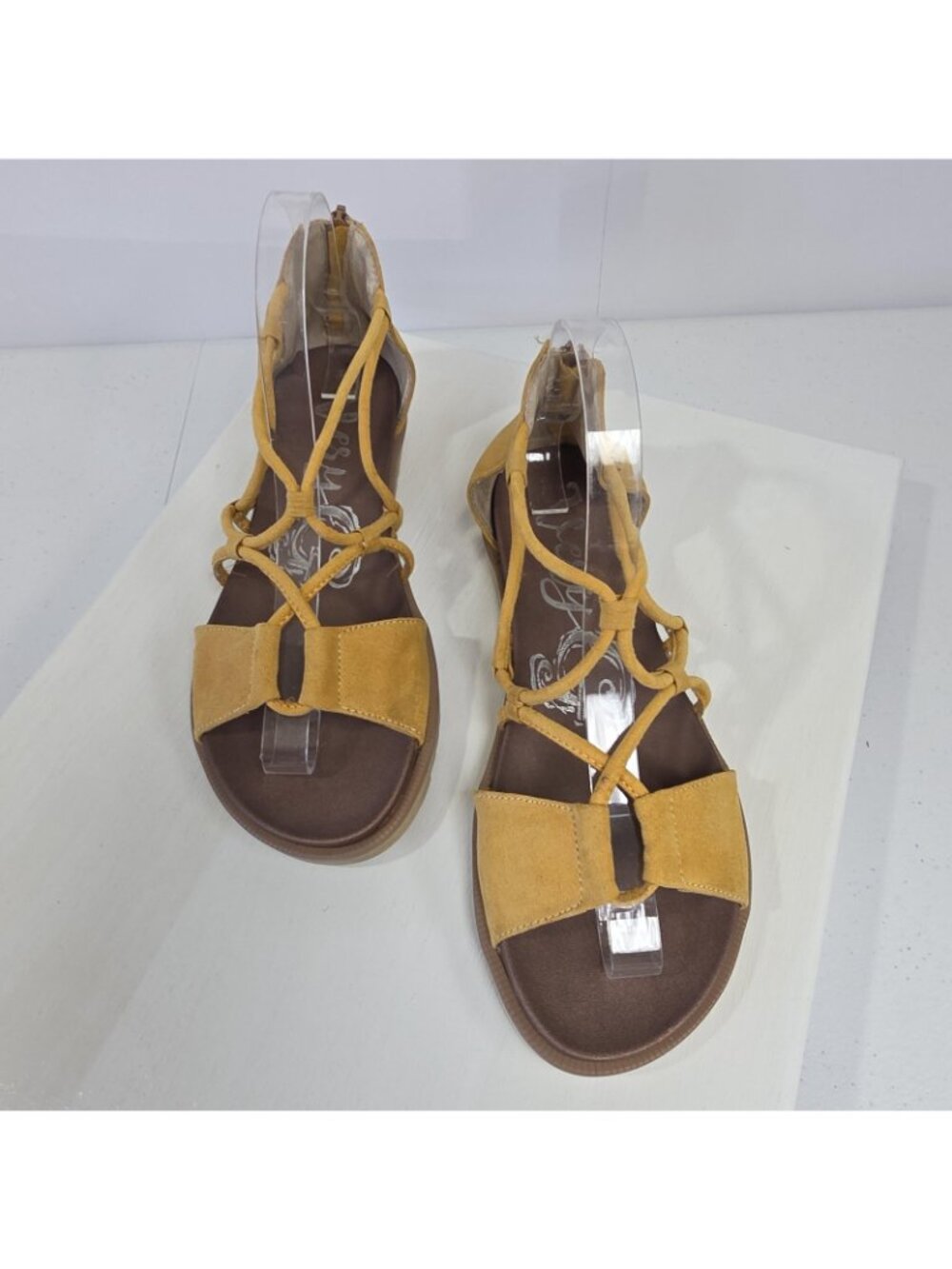 Very G Sandals Womens Size 7.5 Yellow Gladiator Flat Strappy Zip Back Faux Suede - Picture 2 of 11